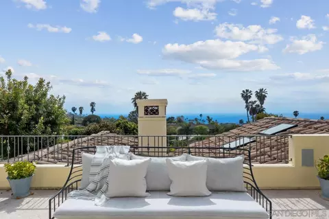 View/Area - 6720 Muirlands Dr, La Jolla, CA 92037 photo 1 of 8