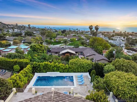 View/Area - 6720 Muirlands Dr, La Jolla, CA 92037 photo 4 of 8