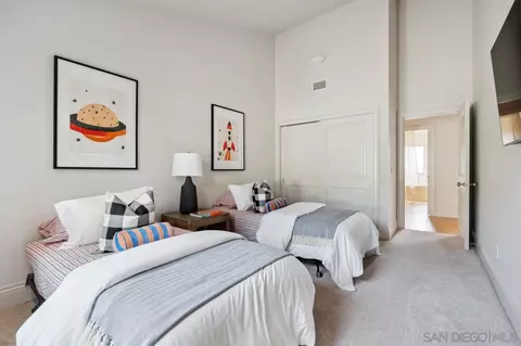 Bedroom - 6720 Muirlands Dr, La Jolla, CA 92037 photo 1 of 8