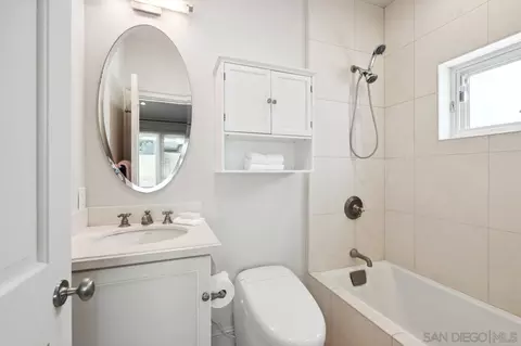 Bath - 6720 Muirlands Dr, La Jolla, CA 92037 photo 1 of 4
