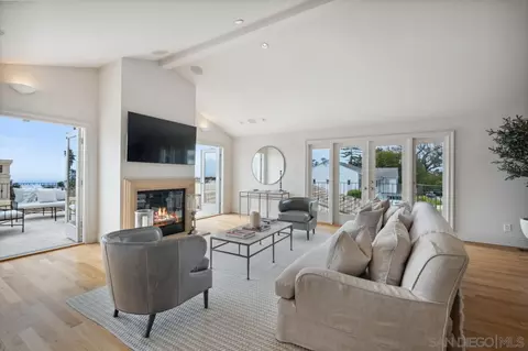 Living - 6720 Muirlands Dr, La Jolla, CA 92037 photo 8 of 12