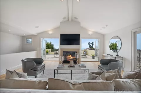 Living - 6720 Muirlands Dr, La Jolla, CA 92037 photo 9 of 12