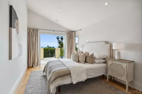 Bedroom - 6720 Muirlands Dr, La Jolla, CA 92037 photo 7 of 8