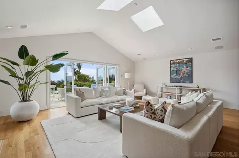 Living - 6720 Muirlands Dr, La Jolla, CA 92037 photo 6 of 12