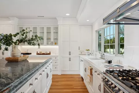 Kitchen - 6720 Muirlands Dr, La Jolla, CA 92037 photo 6 of 6