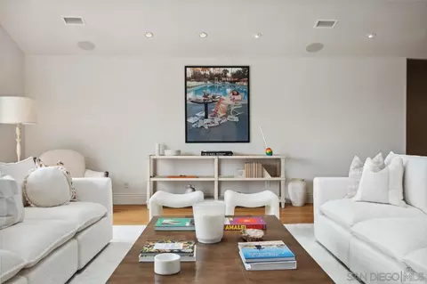 Living - 6720 Muirlands Dr, La Jolla, CA 92037 photo 4 of 12