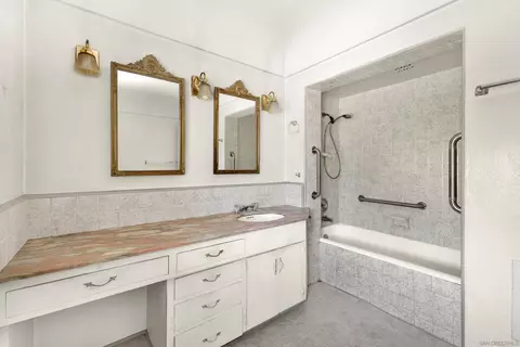 Bath - 9281 Madison Ave, La Mesa, CA 91941 photo 1 of 2
