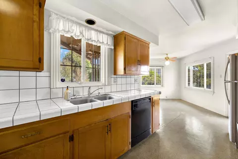 Kitchen - 9281 Madison Ave, La Mesa, CA 91941 photo 3 of 4