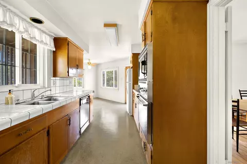 Kitchen - 9281 Madison Ave, La Mesa, CA 91941 photo 1 of 4
