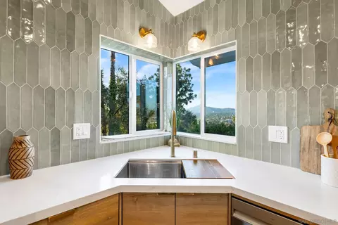 Kitchen - 9960 Pandora Dr, La Mesa, CA 91941 photo 9 of 9