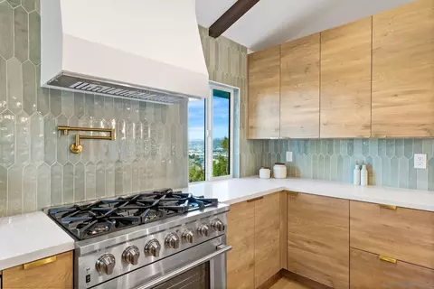 Kitchen - 9960 Pandora Dr, La Mesa, CA 91941 photo 8 of 9