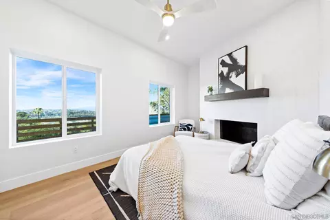 Bedroom - 9960 Pandora Dr, La Mesa, CA 91941 photo 3 of 8