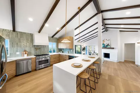 Kitchen - 9960 Pandora Dr, La Mesa, CA 91941 photo 3 of 9