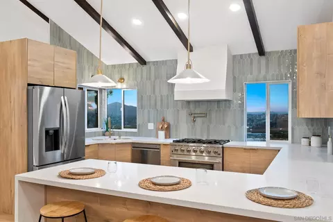 Kitchen - 9960 Pandora Dr, La Mesa, CA 91941 photo 2 of 9
