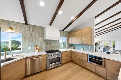 Kitchen - 9960 Pandora Dr, La Mesa, CA 91941 photo 4 of 9