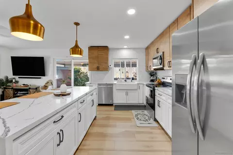 Kitchen - 1622 Summertime Dr, El Cajon, CA 92021 photo 8 of 9
