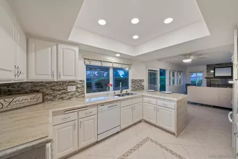 Kitchen - 12832 Vista Cielo, Spring Valley, CA 91978 photo 3 of 6