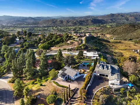 View/Area - 12832 Vista Cielo, Spring Valley, CA 91978 photo 5 of 7