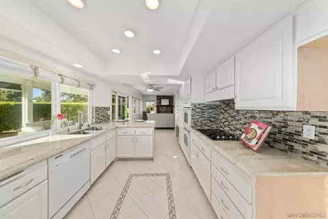 Kitchen - 12832 Vista Cielo, Spring Valley, CA 91978 photo 2 of 6