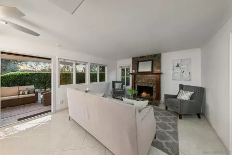 Living - 12832 Vista Cielo, Spring Valley, CA 91978 photo 4 of 6