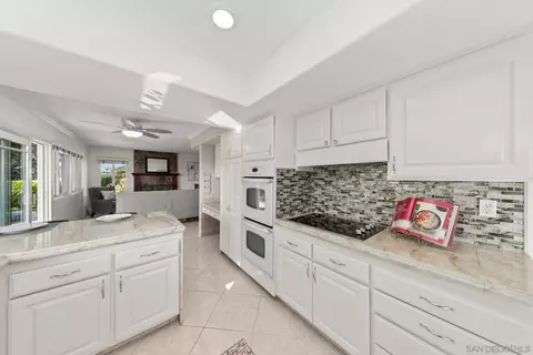 Kitchen - 12832 Vista Cielo, Spring Valley, CA 91978 photo 5 of 6