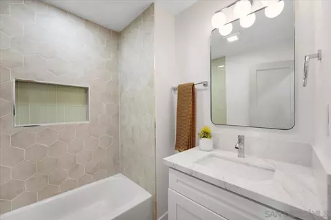 Bath - 7334 Princeton Ave, La Mesa, CA 91942 photo 2 of 2