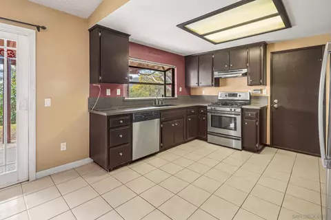 12313 Winter Gardens Dr, Lakeside, CA 92040 photo 9