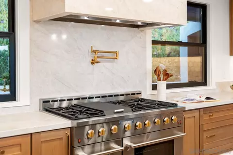 Kitchen - 4911 Beaumont Dr, La Mesa, CA 91941 photo 13 of 13