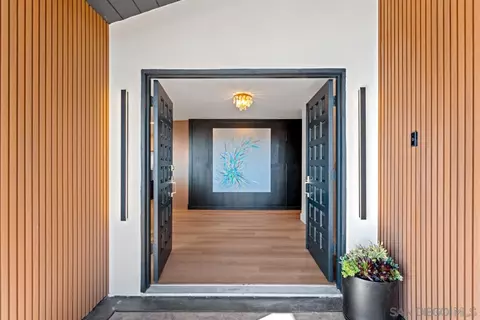 Entry Way - 4911 Beaumont Dr, La Mesa, CA 91941 photo 1 of 1