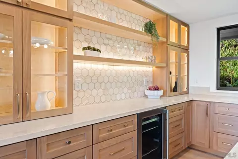 Kitchen - 4911 Beaumont Dr, La Mesa, CA 91941 photo 8 of 13