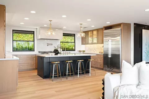 Kitchen - 4911 Beaumont Dr, La Mesa, CA 91941 photo 4 of 13