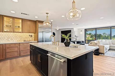 Kitchen - 4911 Beaumont Dr, La Mesa, CA 91941 photo 9 of 13