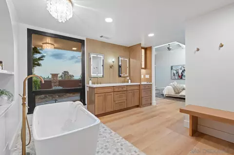 Bath - 4911 Beaumont Dr, La Mesa, CA 91941 photo 2 of 12