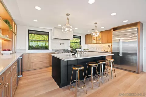 Kitchen - 4911 Beaumont Dr, La Mesa, CA 91941 photo 7 of 13