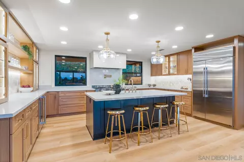 Kitchen - 4911 Beaumont Dr, La Mesa, CA 91941 photo 1 of 13