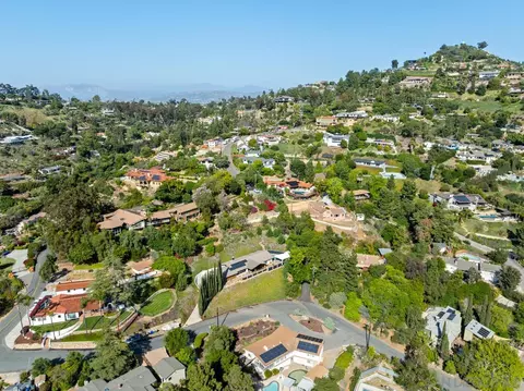 View/Area - 4911 Beaumont Dr, La Mesa, CA 91941 photo 7 of 8