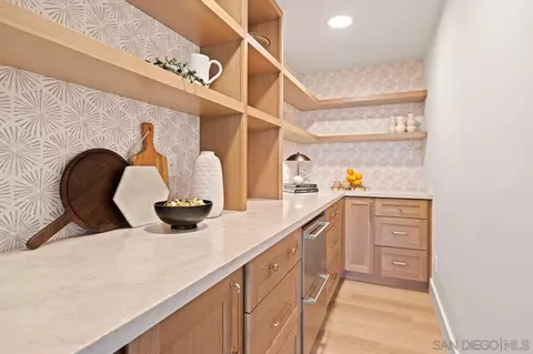 Kitchen - 4911 Beaumont Dr, La Mesa, CA 91941 photo 5 of 13