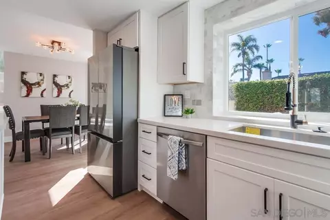 Kitchen - 1278 Avenida Miguel, Encinitas, CA 92024 photo 8 of 9