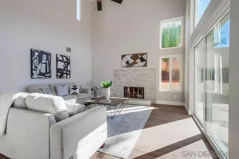 Living - 1278 Avenida Miguel, Encinitas, CA 92024 photo 2 of 3