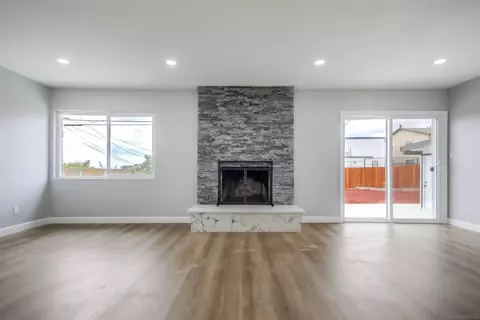 Living - 824 Paraiso Ave, Spring Valley, CA 91977 photo 1 of 8