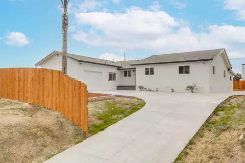 Exterior - 824 Paraiso Ave, Spring Valley, CA 91977 photo 4 of 12