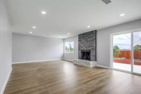 Living - 824 Paraiso Ave, Spring Valley, CA 91977 photo 3 of 8