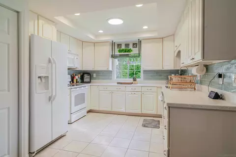 Kitchen - 12466 Keemo Ter, Lakeside, CA 92040 photo 3 of 5