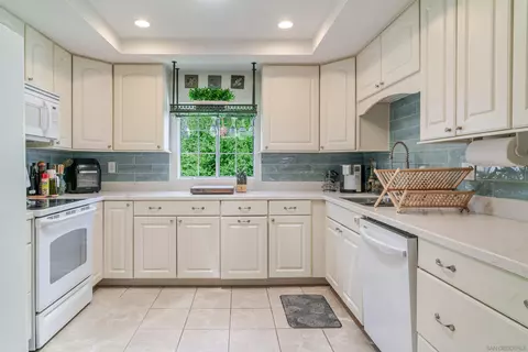 Kitchen - 12466 Keemo Ter, Lakeside, CA 92040 photo 1 of 5