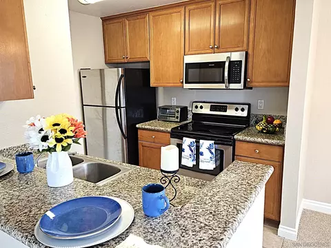 Kitchen - 1423 Graves Ave #260, El Cajon, CA 92021 photo 2 of 4