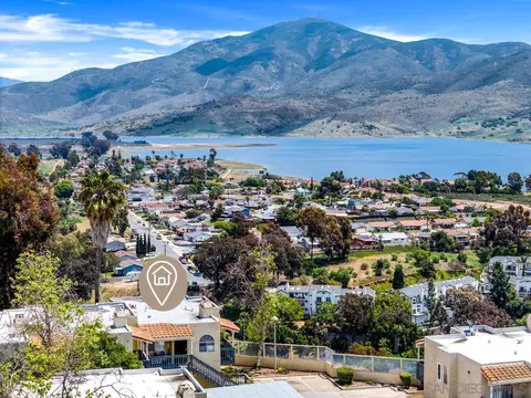 8475 Avenida Angulia #19, Spring Valley, CA 91977