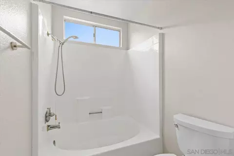 Bath - 5356 Malcolm St, Oceanside, CA 92056 photo 4 of 5