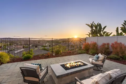 Exterior - 1417 Apex Pl, Escondido, CA 92026 photo 7 of 10