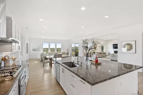 Kitchen - 1417 Apex Pl, Escondido, CA 92026 photo 4 of 5