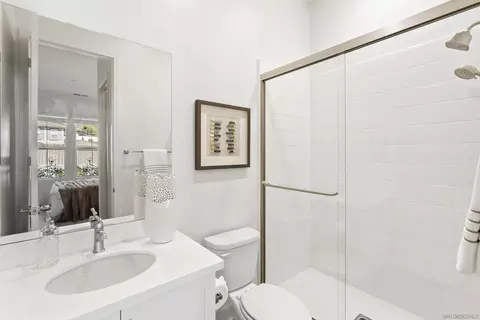 Bath - 1417 Apex Pl, Escondido, CA 92026 photo 2 of 5